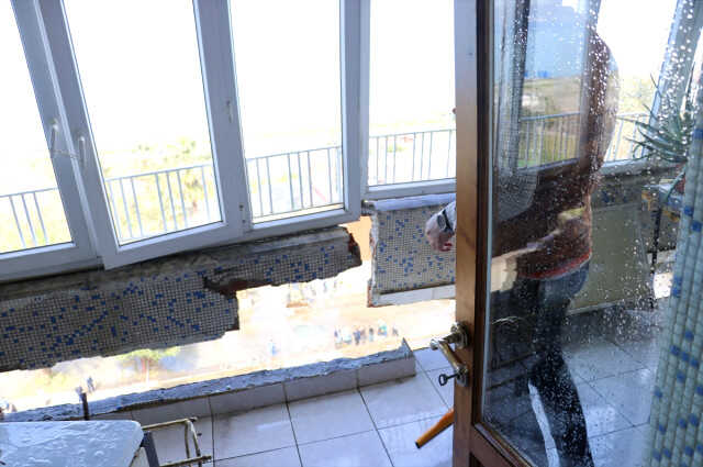 Ana isale hattı patladı, 8 katlı binayı su bastı! Evlerin hali inanılmaz