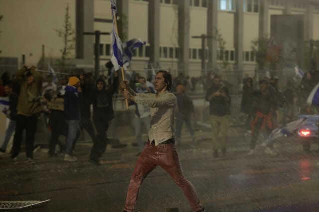 İsrail'de Netanyahu'ya geri adım attıran göstericiler ve talepleri tartışılıyor