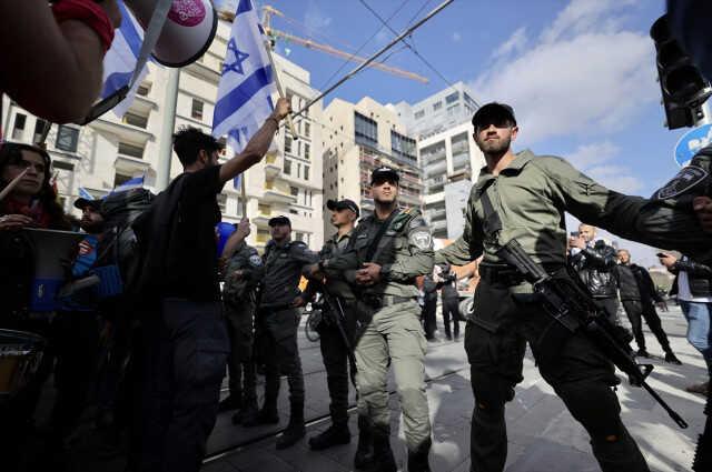 İsrail'de Netanyahu'ya geri adım attıran göstericiler ve talepleri tartışılıyor