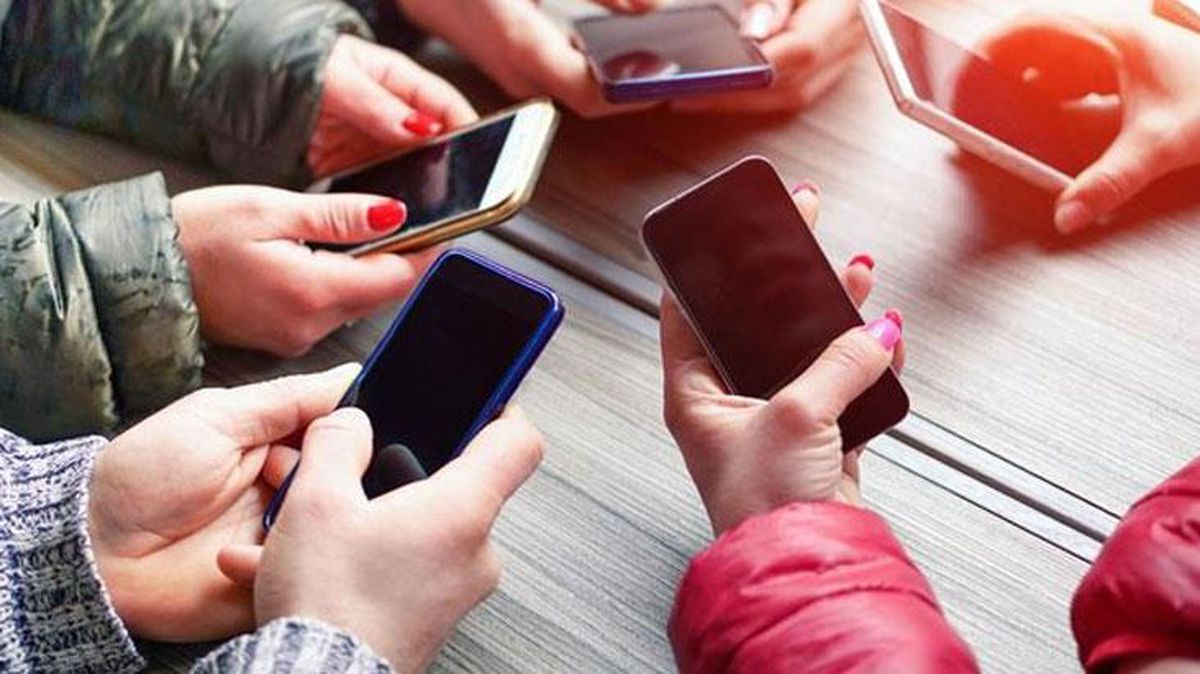 Karar Resmi Gazete'de! Cep telefonlarının fiyatını iki katına çıkaracak olan düzenleme iptal edildi