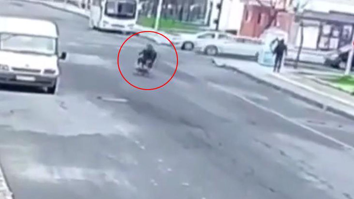 Can alan motosiklet kazasının kamera görüntüleri ortaya çıktı! 2 kişi metrelerce takla atıyor
