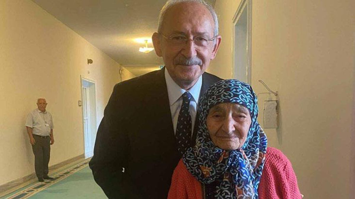 Kemal Kılıçdaroğlu ve annesini gösterdiği iddia edilen fotoğraf, gerçeği yansıtmıyor