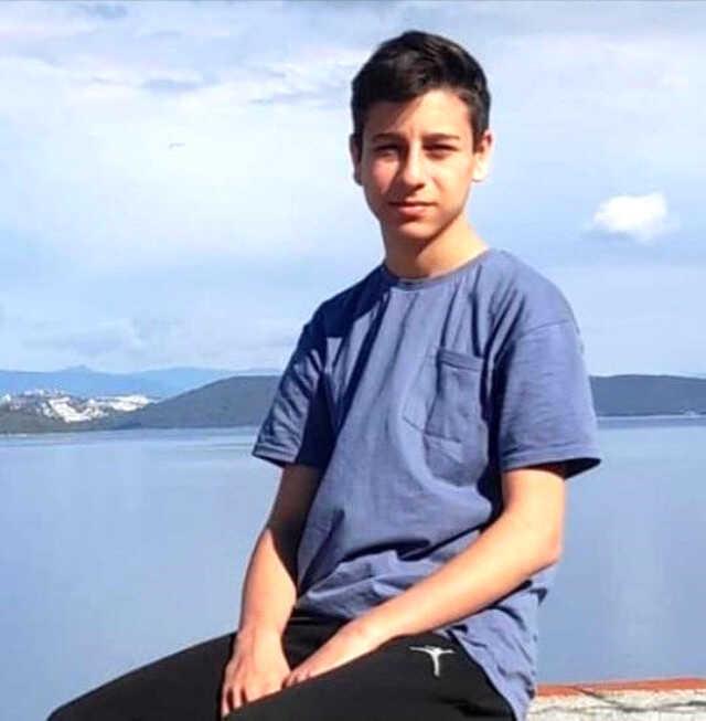 Muğla'da başıboş köpeklerin saldırısından kaçan 17 yaşındaki genç, trafik kazasında can verdi Muğla'da başıboş köpeklerin saldırısından kaçan 17 yaşındaki genç, trafik kazasında can verdi