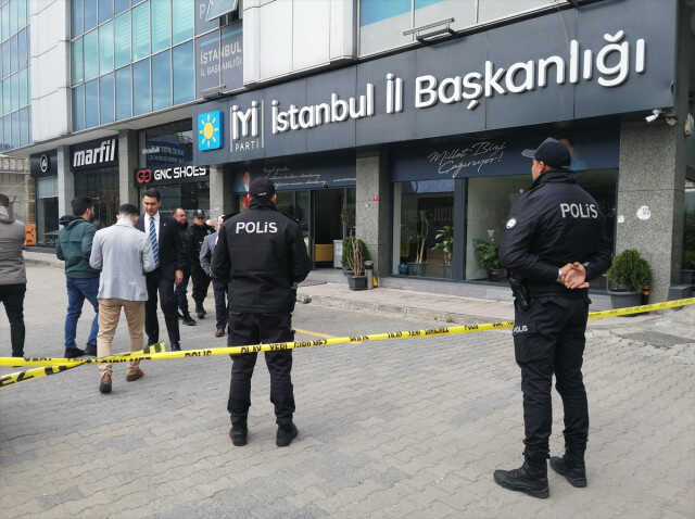 AK Parti İstanbul İl Başkanı Kabaktepe, saldırıya uğrayan İYİ Parti İstanbul İl Başkanlığı'nı ziyaret etti