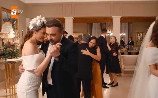 Ebru Özkan hamile mi? Menajerlik şirketinden jet yalanlama geldi Ebru Özkan hamile mi? Menajerlik şirketinden jet yalanlama geldi