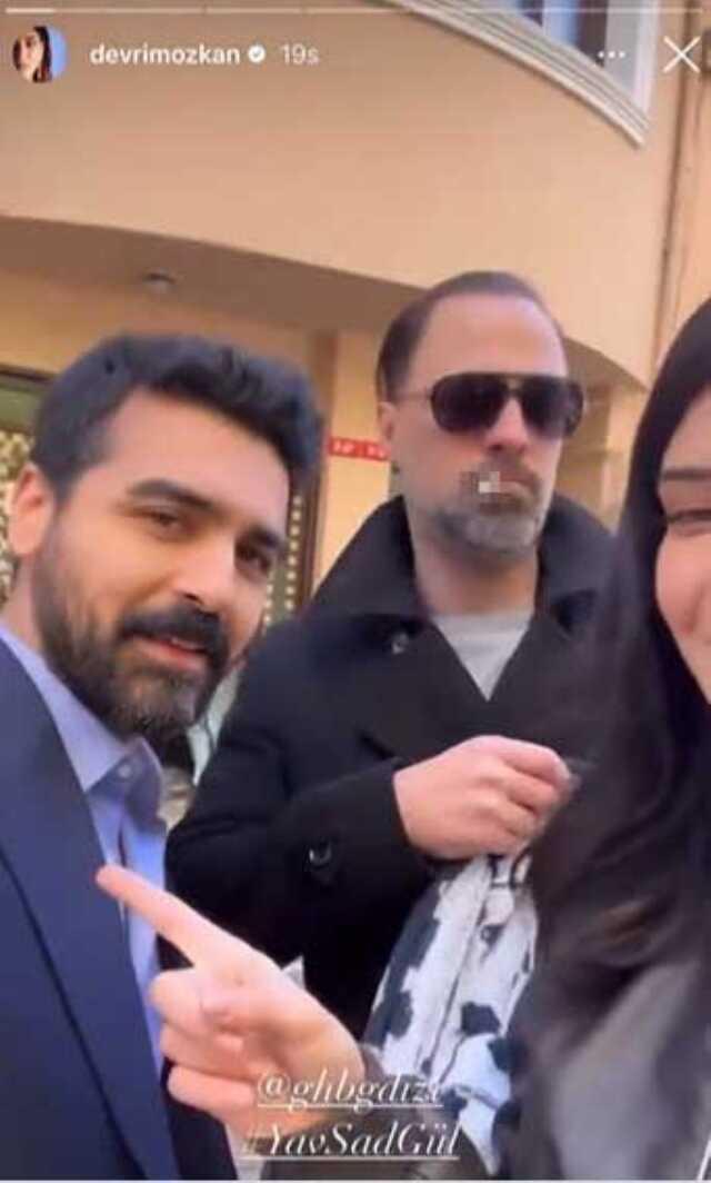 Elinde sigara varken 'Hayırlı Ramazanlar' diyen Ertan Saban'a tepki yağıyor Elinde sigara varken 'Hayırlı Ramazanlar' diyen Ertan Saban'a tepki yağıyor