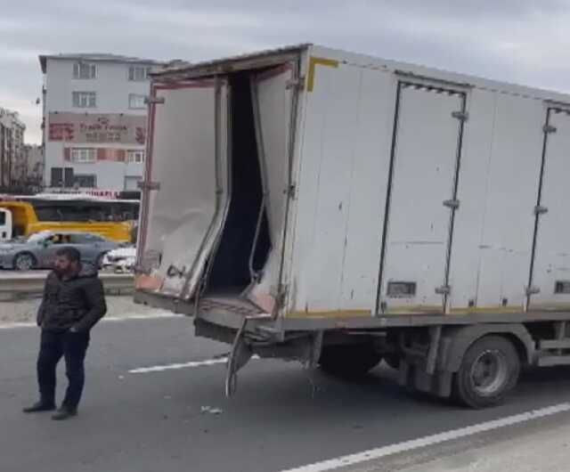 İstanbul Silivri'de zincirleme kaza! 27 yaralı var İstanbul Silivri'de zincirleme kaza! 27 yaralı var