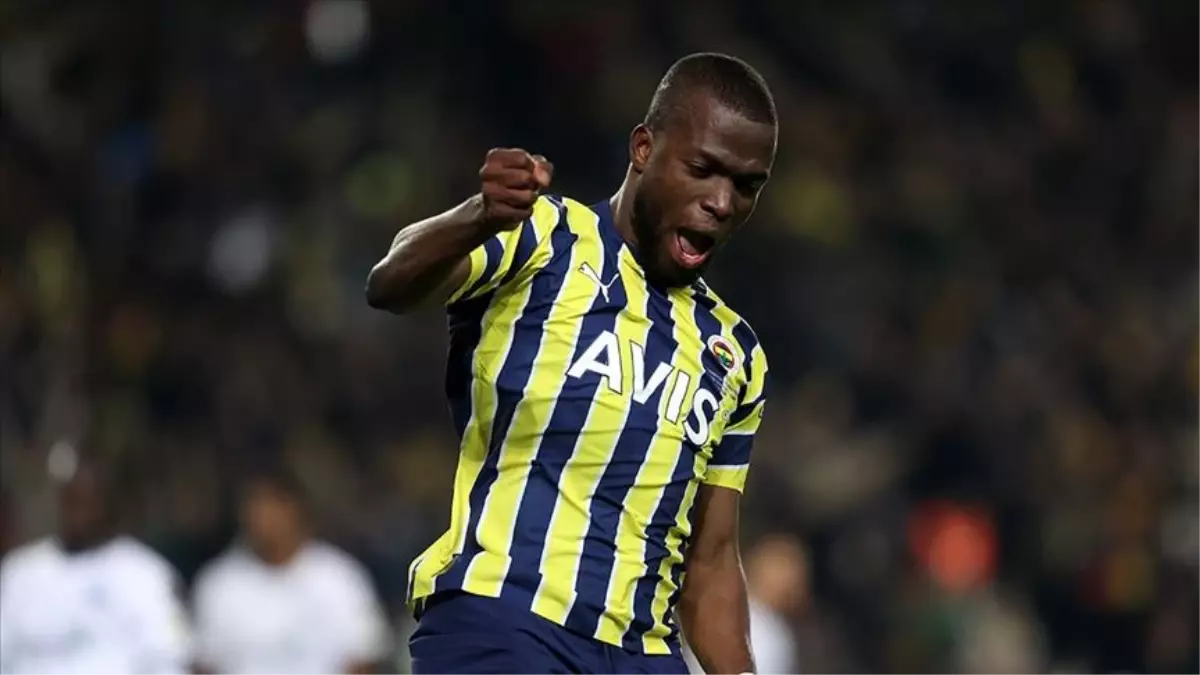 Valencia derbide oynayacak mı? Beşiktaş - Fenerbahçe maçında Valencia oynayacak mı? Beşiktaş maçında Valencia oynuyor mu?