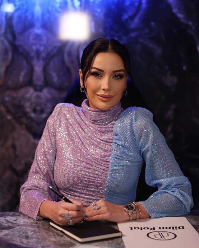 Fenomen Dilan Polat'ın çöp kovasına 29 bin TL vermesi gündem oldu Fenomen Dilan Polat'ın çöp kovasına 29 bin TL vermesi gündem oldu