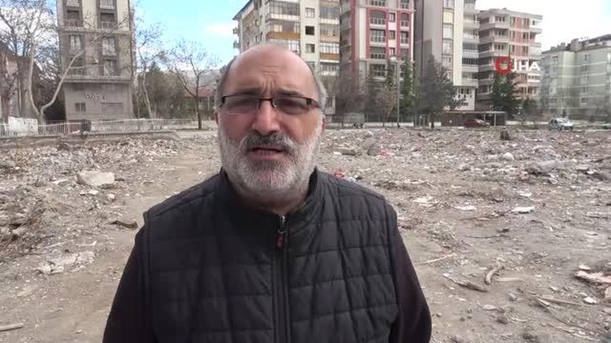 Malatya'da onlarca kişiyi mezar olan iki binanın enkazı kaldırıldı