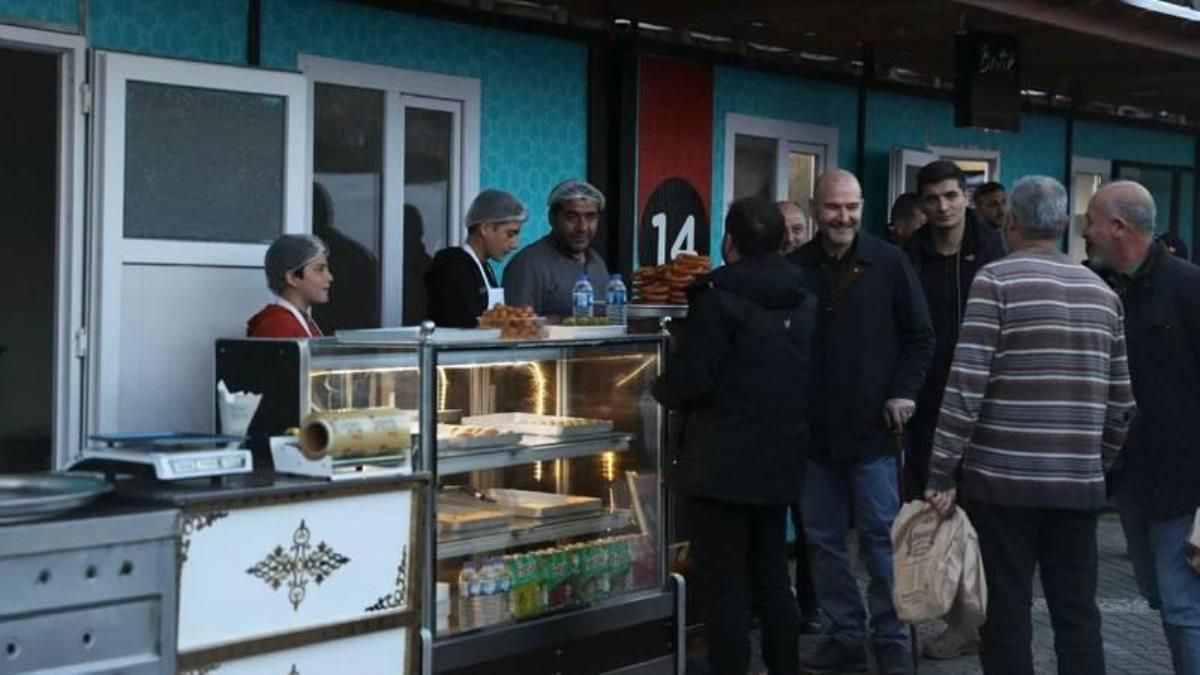 Süleyman Soylu neden baston kullanıyor? İçişleri Bakanı Süleyman Soylu neden baston kullanıyor, baston kullanma sebebi ne?