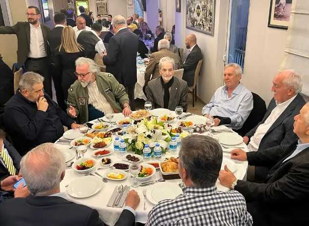 Aziz Yıldırım iftar yemeğinde ortaya çıktı! Elinin son halini görenlerin hepsi aynı dileği diledi