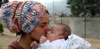 Depremden sağ çıkan 2 aylık ikiz bebek, ailesine ikinci mutluluğu yaşattı