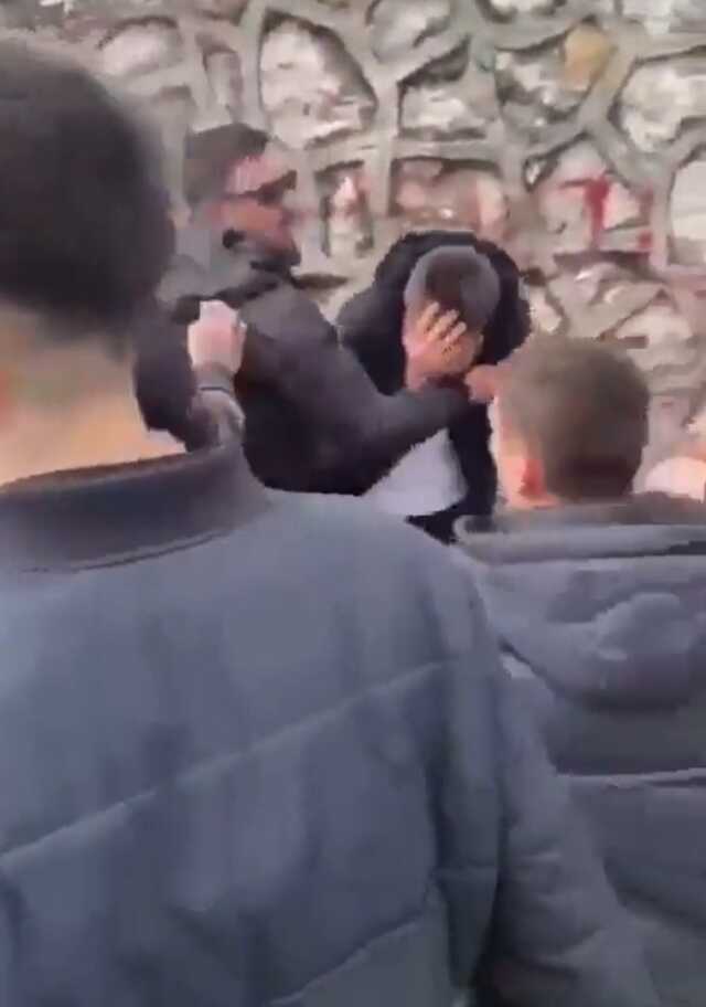 İnegöl'de holigan terörü! Tek yakaladıkları Bursaspor taraftarına dehşeti yaşattılar