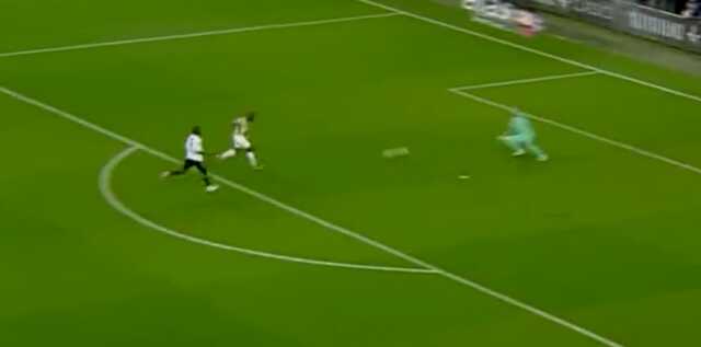 Saç baş yoldurdu! Enner Valencia'nın kaçırdığı golü görenler gözlerine inanamadı