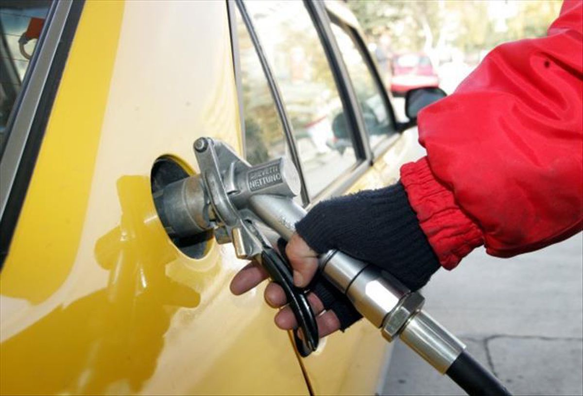 Oto gaza indirim var mı? Oto gaz indirim geldi mi? 4 Nisan oto gaz ve motorin fiyatları! Ankara, İzmir, İstanbul akaryakıt fiyatları!
