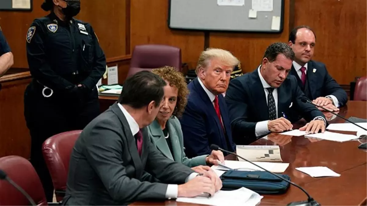 Son Dakika: Hakkındaki suçlamaları reddeden eski ABD Başkanı Donald Trump, serbest bırakıldı