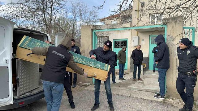 Elazığ'daki aile katliamında yeni detay: Ailesini uyurken yataklarında öldürmüş Elazığ'daki aile katliamında yeni detay: Ailesini uyurken yataklarında öldürmüş