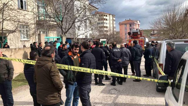 Elazığ'daki aile katliamında yeni detay: Ailesini uyurken yataklarında öldürmüş Elazığ'daki aile katliamında yeni detay: Ailesini uyurken yataklarında öldürmüş