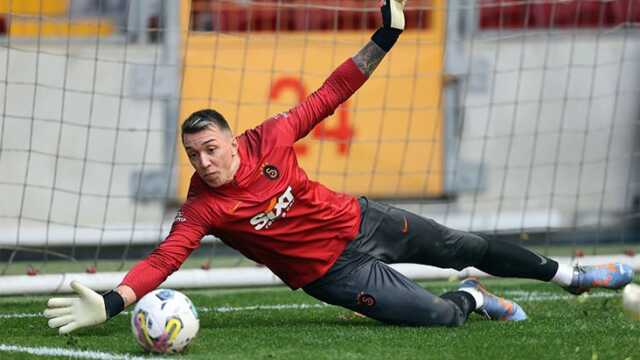 Bu sezon bir ilk! Galatasaray savunması dağılınca Muslera acı gerçekle tanıştı