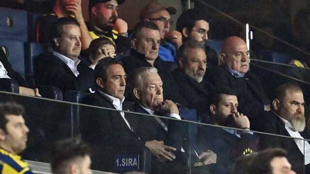 Dinmek bilmiyor! Kadıköy'deki maçta yine istifa sesleri