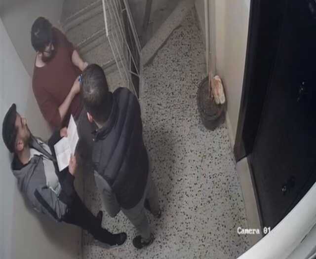 Kadıköy'de ev sahibinin kardeşinden kiracıya 'evden çık' dayağı; o anlar kamerada