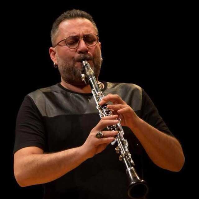 Sanatçı Hüsnü Şenlendirici, bağırsak kanserine yakalandı Sanatçı Hüsnü Şenlendirici, bağırsak kanserine yakalandı