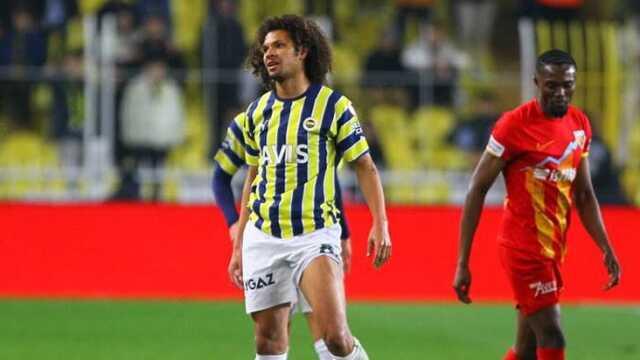 İki kez özür diledi! Tepkilerin odağındaki Willian Arao'dan taraftara mesaj İki kez özür diledi! Tepkilerin odağındaki Willian Arao'dan taraftara mesaj