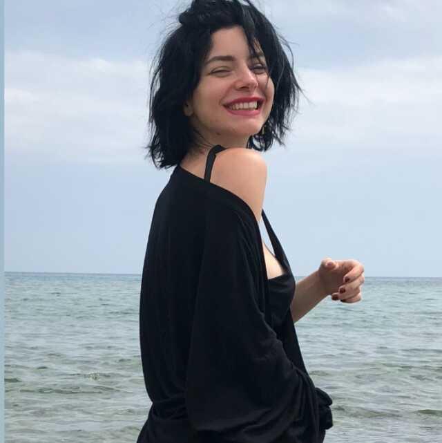 Merve Boluğur'dan '3'üncü kez evlenir misin?' sorusuna ilginç cevap: Çocuğum olsun istiyorum Merve Boluğur'dan '3'üncü kez evlenir misin?' sorusuna ilginç cevap: Çocuğum olsun istiyorum