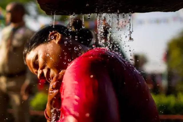 Nepal'de Kutlanan Baishak Asnan Festivali'nden Renkli Görüntüler