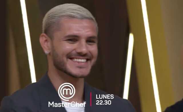 Arjantin'de MasterChef'e konuk olan Icardi'nin Wanda Nara ile yayındaki anları olay oldu Arjantin'de MasterChef'e konuk olan Icardi'nin Wanda Nara ile yayındaki anları olay oldu