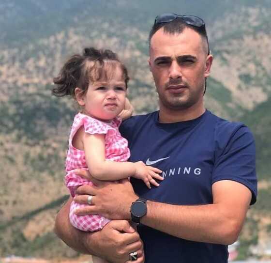 Bayburt'ta karlı yolda otomobil devrildi: 1'i çocuk 3 ölü