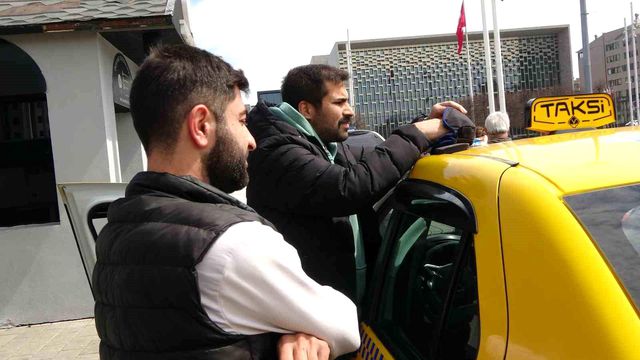 Dolmabahçe'den Taksim'e 385 lira isteyen taksiciye ceza yağdı Dolmabahçe'den Taksim'e 385 lira isteyen taksiciye ceza yağdı