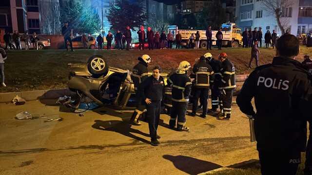 Feci kazada araçtan fırlayan genç kadın hayatını kaybetti, ortaya çıkan bir detay yürek yaktı