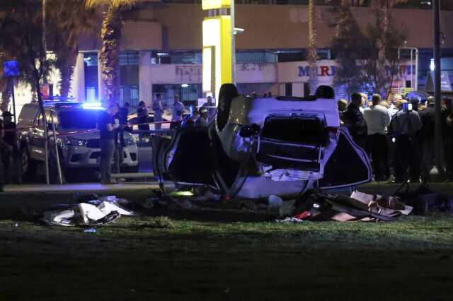İsrail'de çifte saldırı: 1 ölü, 7 yaralı İsrail'de çifte saldırı: 1 ölü, 7 yaralı