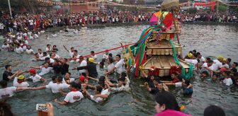 Nepal'de Gahana Khojne Jatra Festivali Kutlandı