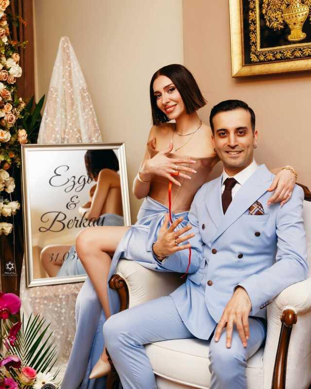 Oyuncu Berkay Tulumbacı ile şarkıcı Ezgi Gergin nişanlandı