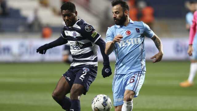 Trabzonspor'da kan kaybı devam ediyor! Kupanın ardından ligde de ağır bir darbe aldılar Trabzonspor'da kan kaybı devam ediyor! Kupanın ardından ligde de ağır bir darbe aldılar