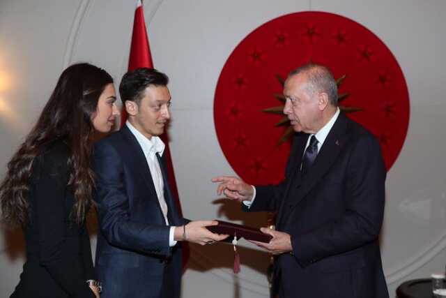 Bomba iddia: Mesut Özil, AK Parti'den milletvekili adayı oluyor Bomba iddia: Mesut Özil, AK Parti'den milletvekili adayı oluyor