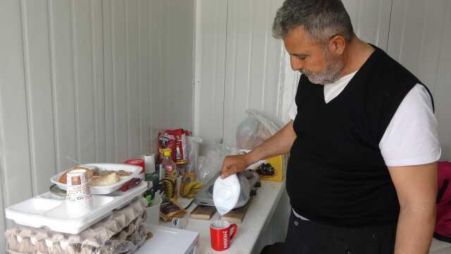 Depremden geriye acı hikayeler kaldı: Defnettiği eşi ve çocuğunu 18 gün sonra hatırladı