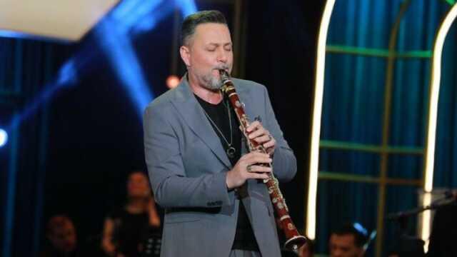 Ercan Saatçi, hastanede kanser tedavisi gören Hüsnü Şenlendirici'yi ziyaret etti