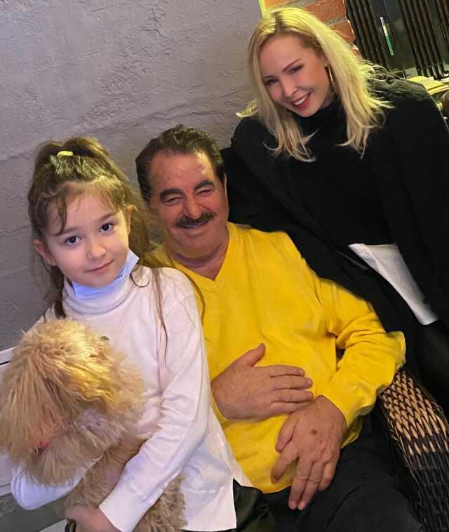 İbrahim Tatlıses ve Ayşegül Yıldız'ın kızı 11 yaşına bastı! Son haliyle annesinin boyuna yaklaştı İbrahim Tatlıses ve Ayşegül Yıldız'ın kızı 11 yaşına bastı! Son haliyle annesinin boyuna yaklaştı