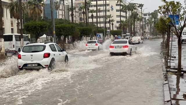 Meteorolojiden deprem bölgesi için kuvvetli sağanak uyarısı