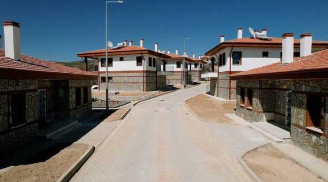 Fotoğrafın deprem bölgesinde yapılan konutlara ait olduğu iddiası
