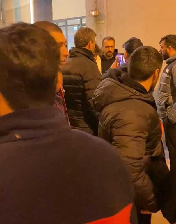 Futbolseverler birbiriyle yarıştı! Olimpiyat Stadı'nın çıkışında Arda Güler çılgınlığı!