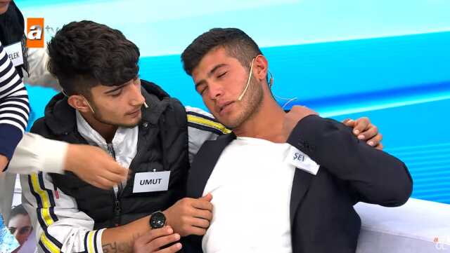 Müge Anlı'dan yürek burkan anlar! Kendisini 6 aylıkken terk eden annesinin fotoğrafını gören genç, fenalık geçirdi