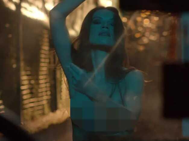 Oyuncu Yüsra Geyik, Bozkır dizisi için çırılçıplak kamera karşısına geçti Oyuncu Yüsra Geyik, Bozkır dizisi için çırılçıplak kamera karşısına geçti