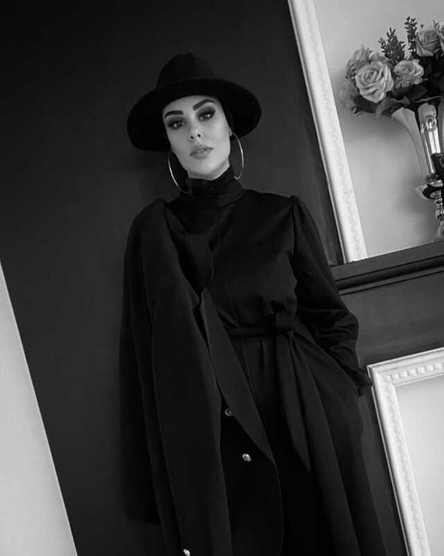 Sahneleri bırakıp tesettüre girmeye hazırlanan Tuğçe Tayfur, annesiyle iftar pozunu paylaştı