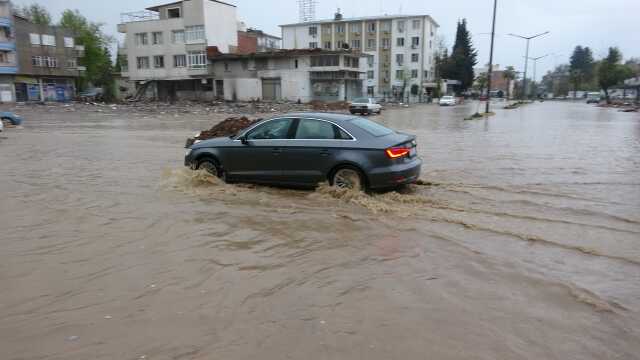Şanlıurfa'da şiddetli yağmur