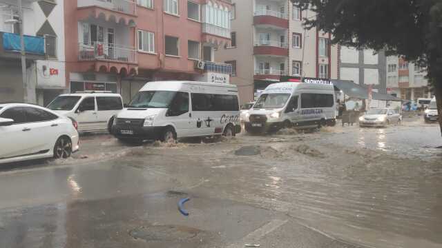 Şanlıurfa'da şiddetli yağmur